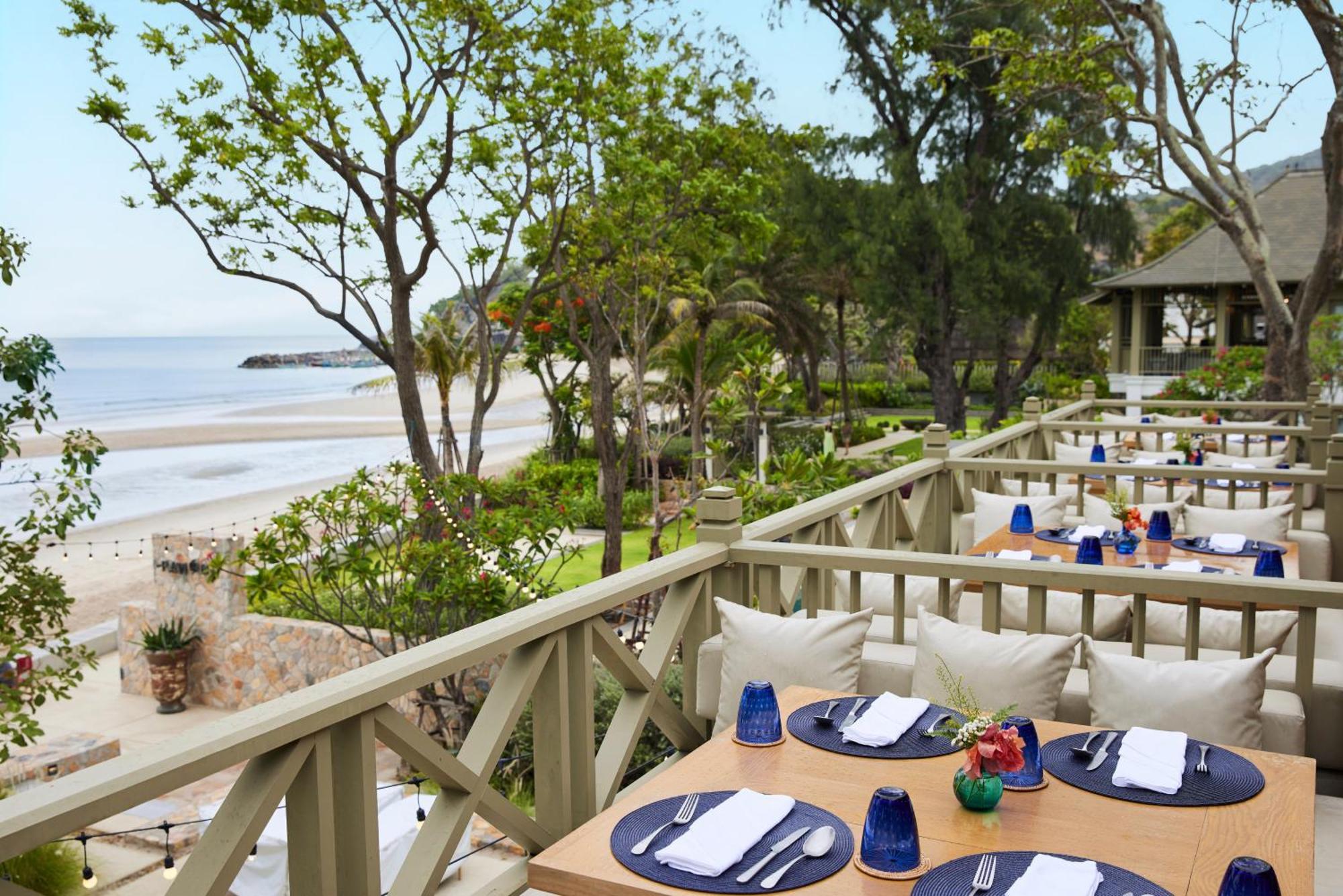 Charras Bhawan Hotel And Residences ホアヒン郡 エクステリア 写真