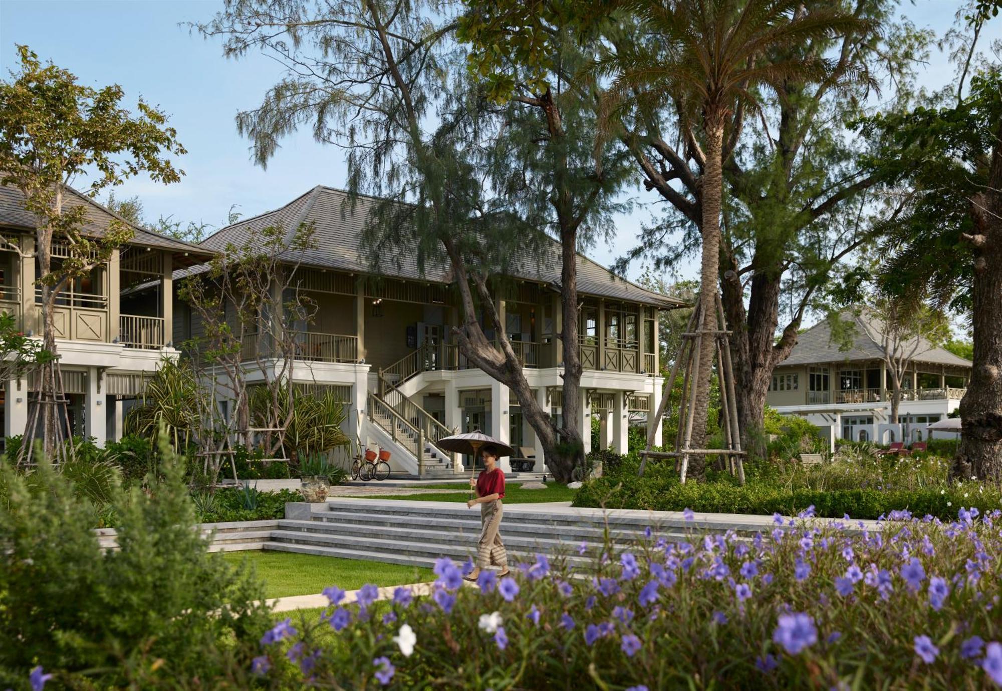 Charras Bhawan Hotel And Residences ホアヒン郡 エクステリア 写真