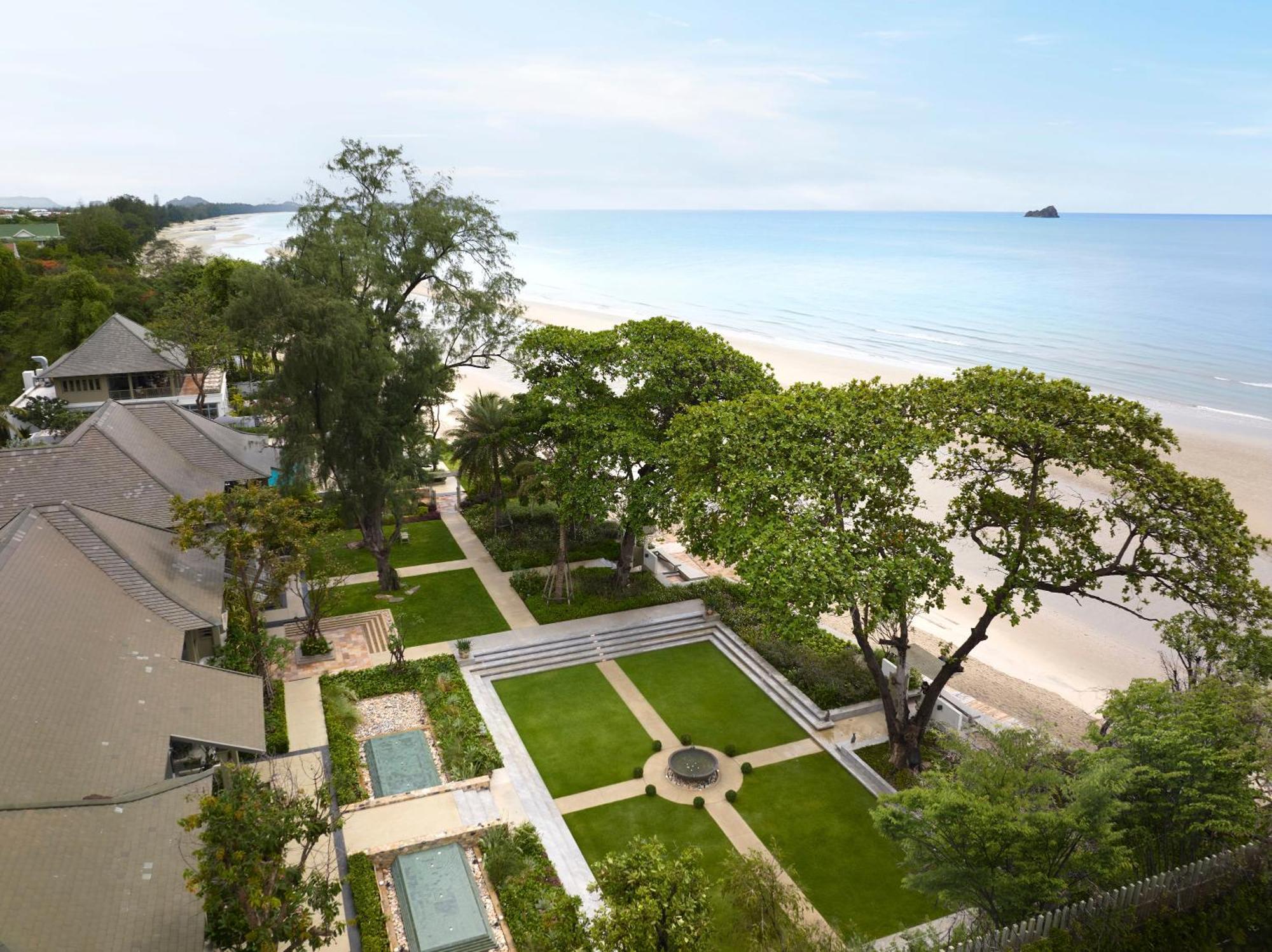 Charras Bhawan Hotel And Residences ホアヒン郡 エクステリア 写真