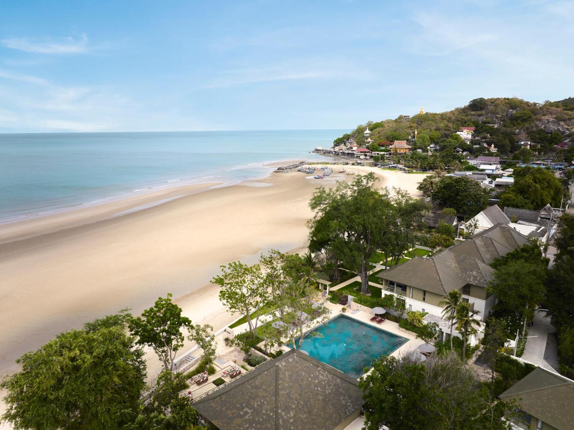 Charras Bhawan Hotel And Residences ホアヒン郡 エクステリア 写真