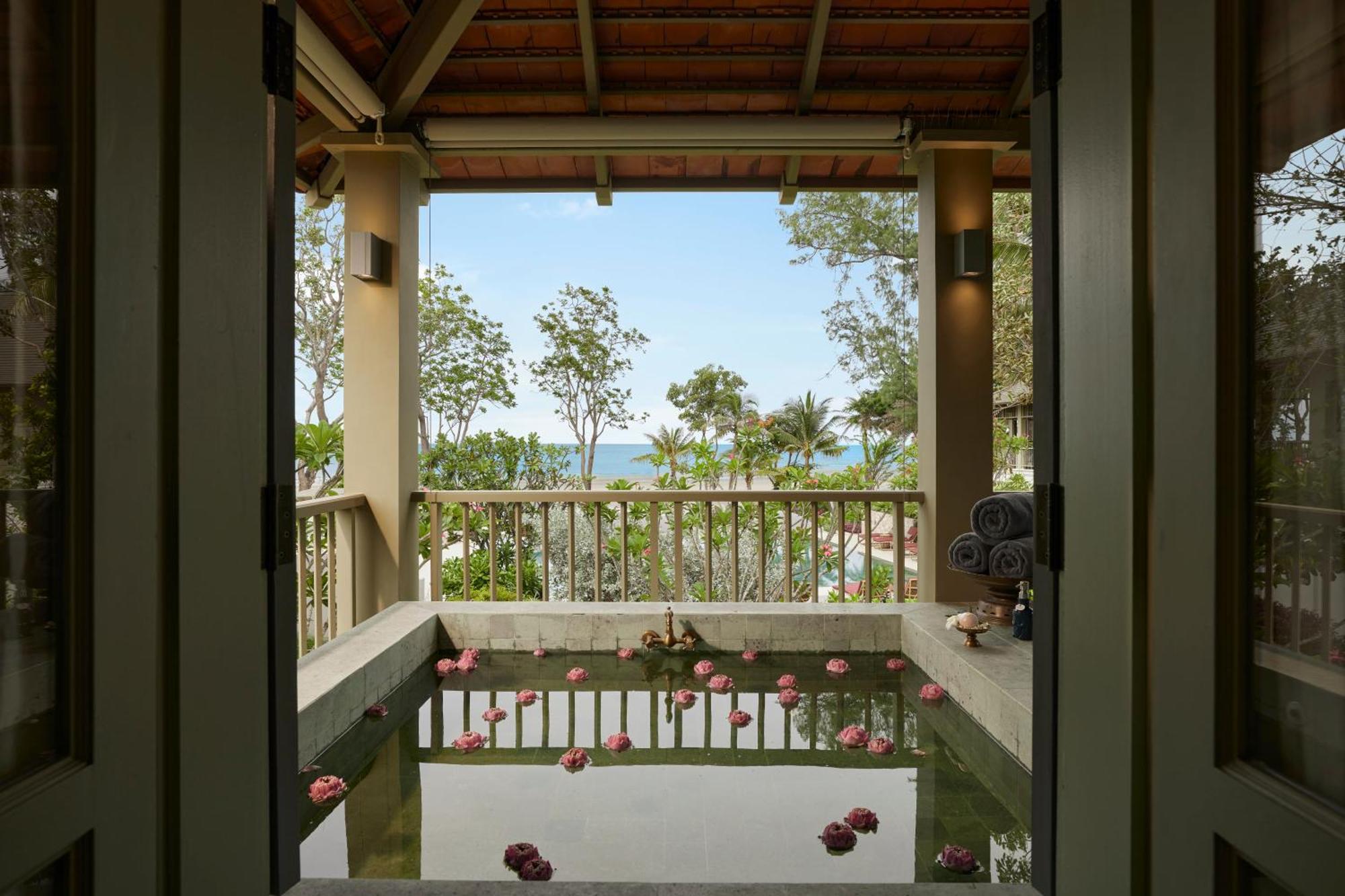 Charras Bhawan Hotel And Residences ホアヒン郡 部屋 写真